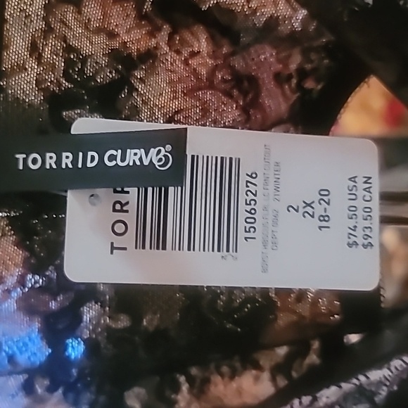 Torrid Lace Front Cutout Bodysuit Floral Pattern - Picture 10 of 11